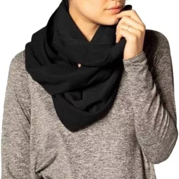 New Beyond Yoga Black Scarf Infinity Scarf With Pocket - Picture 2 of 10